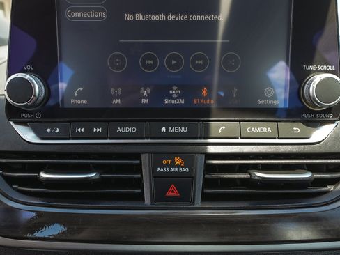 Used 2025 Nissan Altima 2.5 SV AWD/4WD image 25