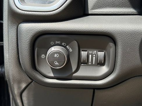 New 2026 RAM 3500 Laramie AWD/4WD image 24