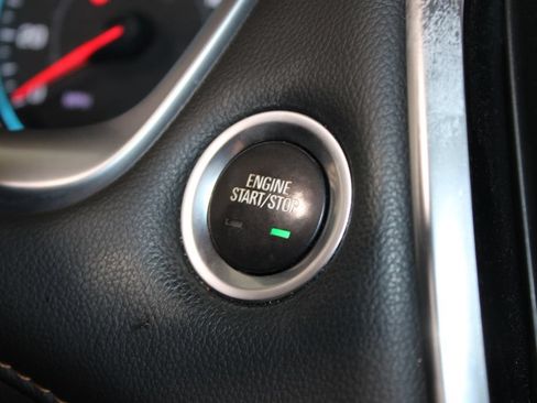 Used 2021 Chevrolet Traverse LT AWD/4WD image 26