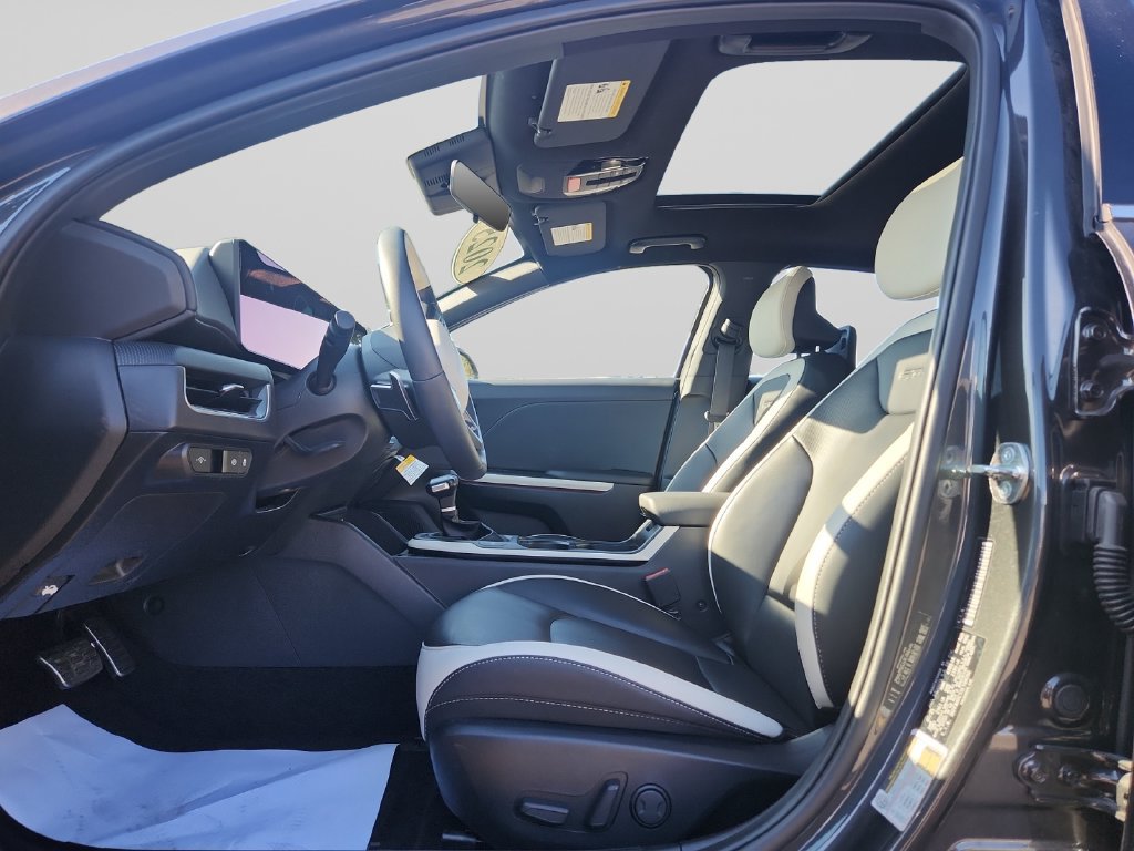 Certified 2025 Kia K4 GT-Line Turbo FWD image 10