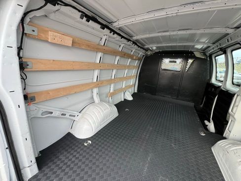 Used 2024 Chevrolet Express 2500 w/ Driver Convenience Package image 21