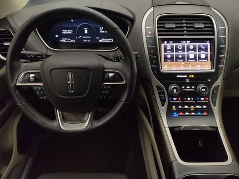 Used 2019 Lincoln Nautilus Reserve image 22