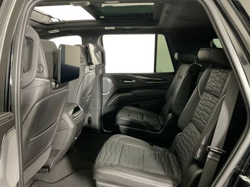 Certified 2024 Cadillac Escalade Sport Platinum w/ LPO, ONYX Package image 29