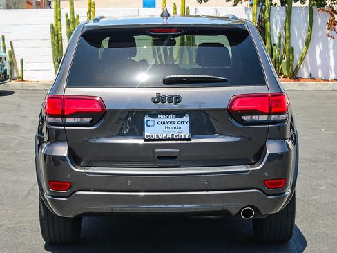 Used 2020 Jeep Grand Cherokee Altitude RWD image 8