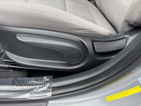 Used 2018 Hyundai Elantra SE image 19