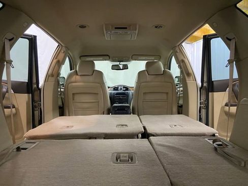 Used 2009 Buick Enclave CXL w/ Entertainment Package #2 image 17