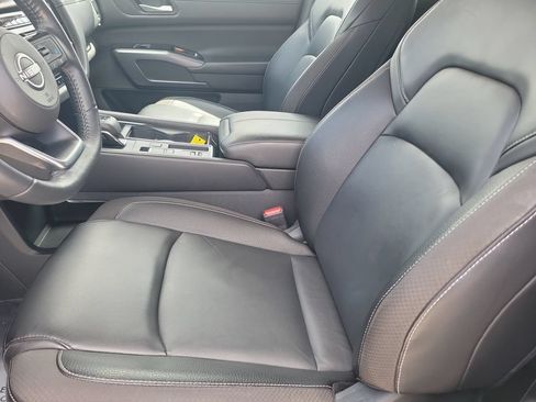 Used 2024 Nissan Pathfinder SL w/ Cargo Package FWD image 21
