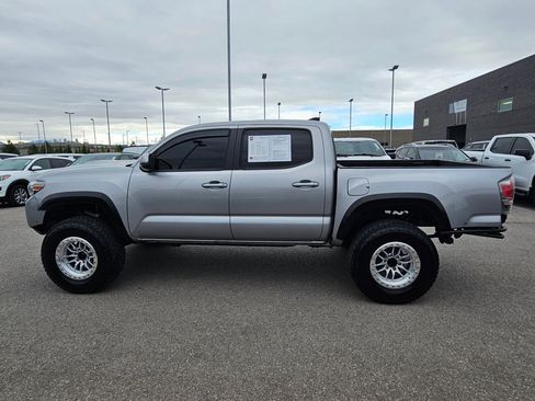 Used 2017 Toyota Tacoma TRD Sport w/ Tow Package (A/T) AWD/4WD image 7