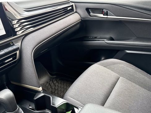 Used 2025 Toyota Camry LE w/ Convenience Package FWD image 19