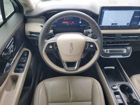 Used 2023 Lincoln Corsair Standard w/ Equipment Group 101A image 22