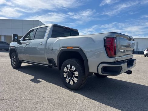 New 2026 GMC Sierra 2500 Denali w/ Denali Reserve Package AWD/4WD image 4