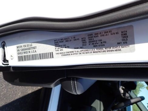 New 2025 Jeep Grand Cherokee L Laredo image 19