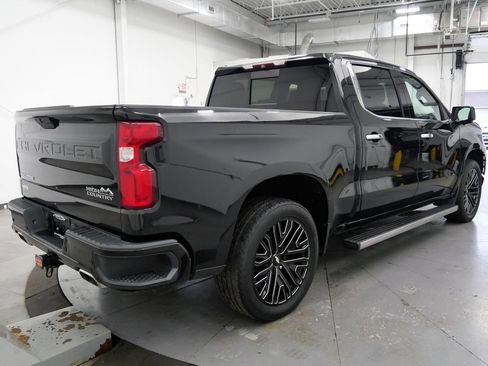 Used 2019 Chevrolet Silverado 1500 High Country w/ Technology Package AWD/4WD image 7