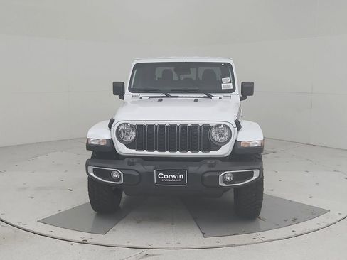 New 2025 Jeep Gladiator Sport image 3
