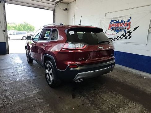 Used 2019 Jeep Cherokee Limited AWD/4WD image 2