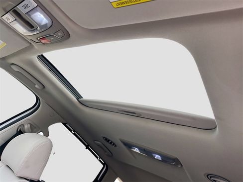 Used 2023 Kia Telluride EX w/ EX Captain's Chair Package image 23