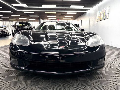 Used 2007 Chevrolet Corvette Coupe w/ Preferred Equipment Group RWD image 3