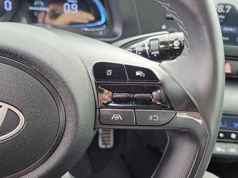 Certified 2025 Hyundai Elantra Sport image 6