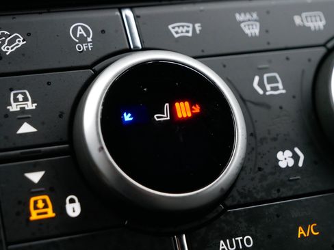 Used 2024 Land Rover Defender 130 X image 28