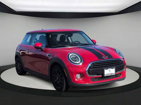Used 2019 MINI Cooper 2-Door Hardtop image 2