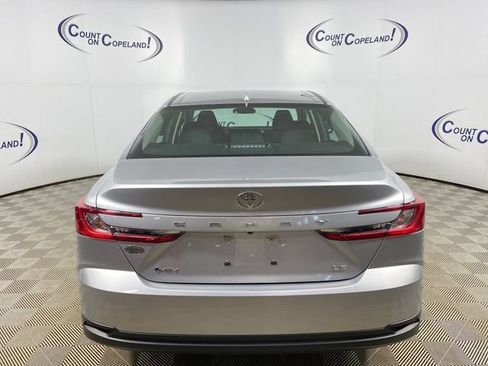 Used 2025 Toyota Camry LE FWD image 5