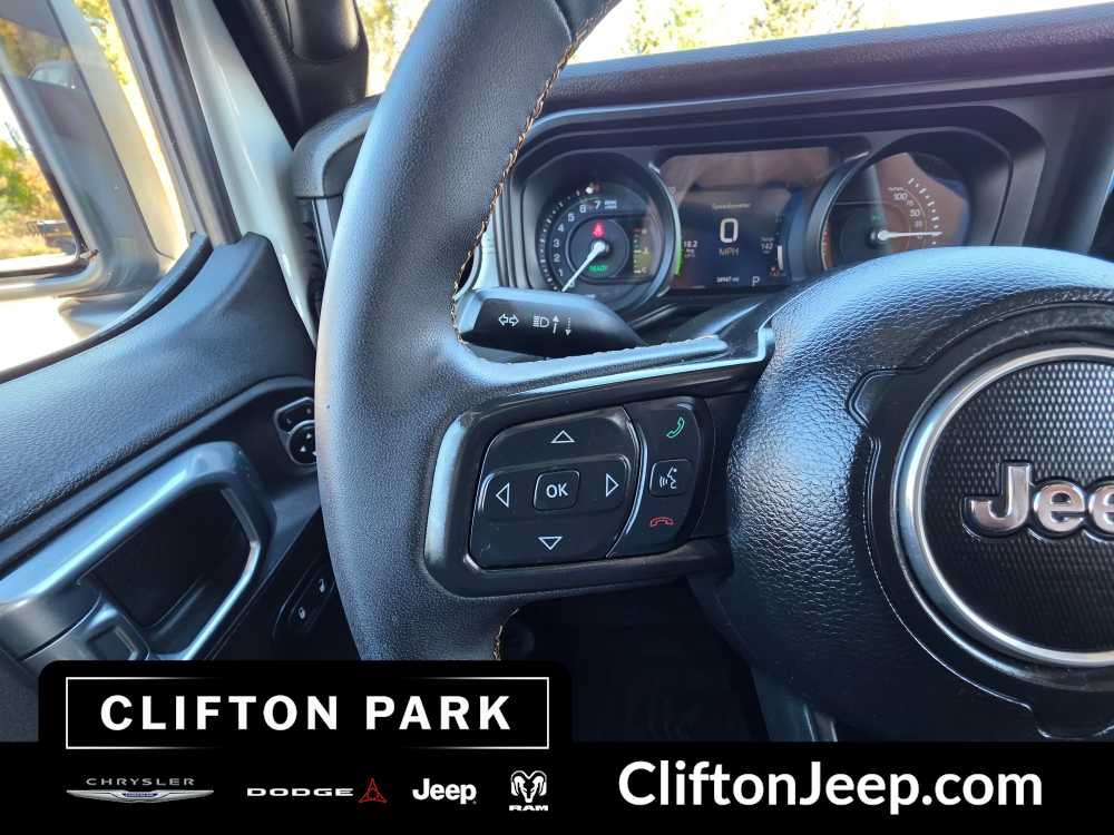 Used 2024 Jeep Wrangler Unlimited AWD/4WD image 23