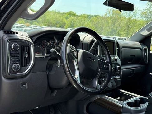Used 2021 Chevrolet Silverado 1500 LT Trail Boss AWD/4WD image 2