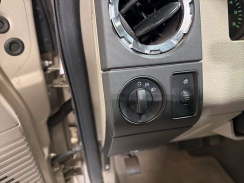 Used 2010 Ford F250 XL image 14