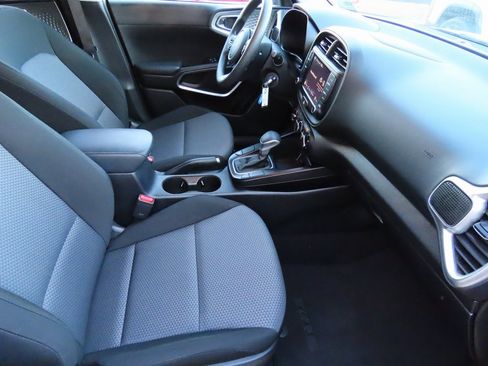 Used 2024 Kia Soul LX w/ Option Group 015 image 11