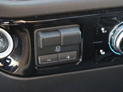 Used 2025 GMC Sierra 1500 SLT AWD/4WD image 30