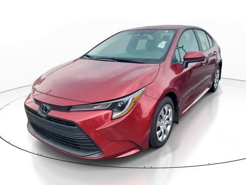 Used 2025 Toyota Corolla LE FWD image 3