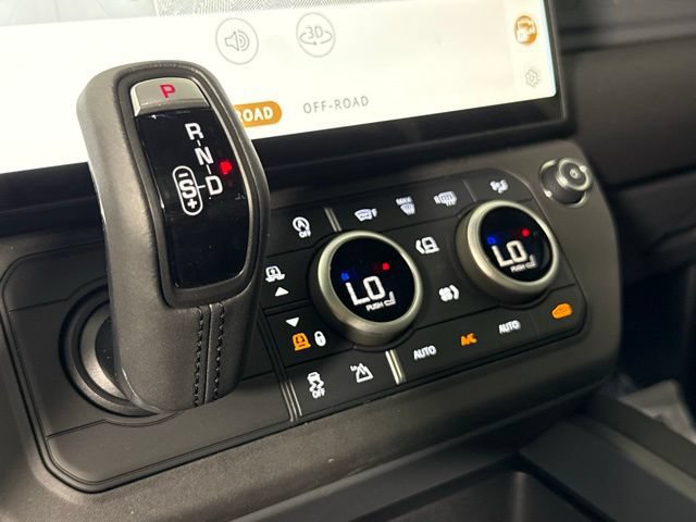 New 2026 Land Rover Defender 110 S AWD/4WD image 29
