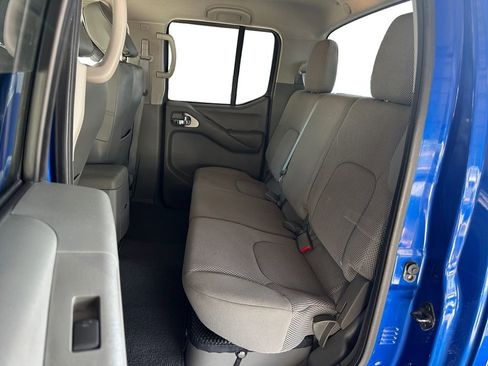 Used 2013 Nissan Frontier SV image 16