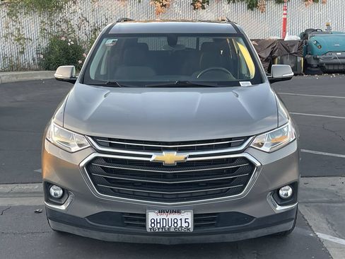 Used 2019 Chevrolet Traverse LT FWD image 1