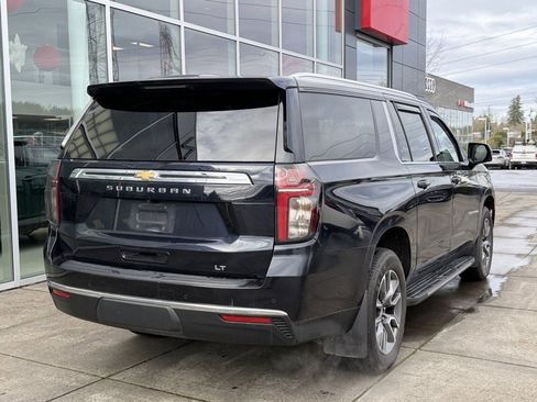 Used 2022 Chevrolet Suburban LT w/ LT Signature Package image 7