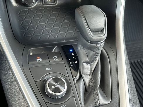 Used 2025 Toyota RAV4 LE AWD/4WD image 23