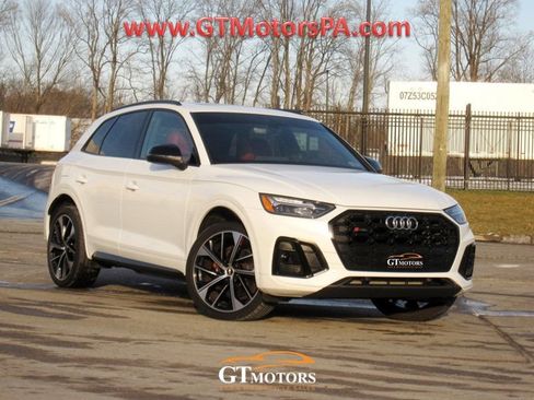 Used 2021 Audi SQ5 Premium Plus w/ Premium Plus Package image 1