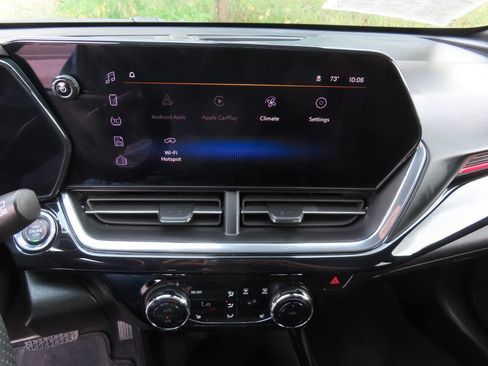 Certified 2024 Chevrolet Trax RS w/ Driver Confidence Package FWD image 18