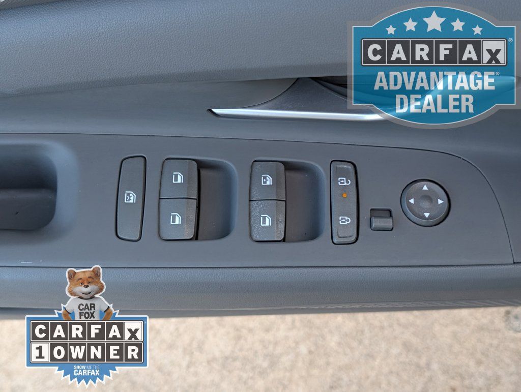 Used 2025 Hyundai Elantra SEL FWD image 18