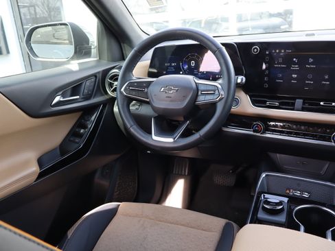 Certified 2025 Chevrolet Equinox ACTIV w/ Safety and Technology Package image 12