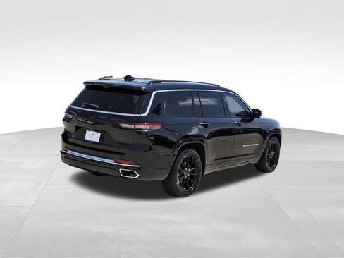 Used 2023 Jeep Grand Cherokee L Overland w/ Advanced Protech Group III AWD/4WD image 4
