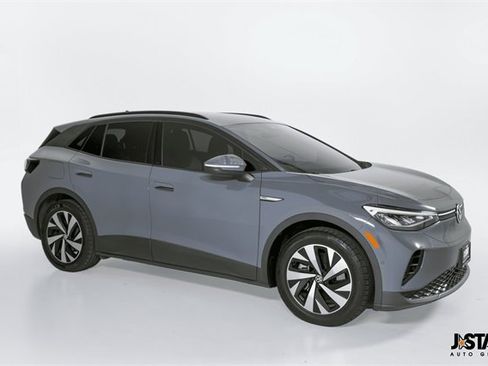 Used 2023 Volkswagen ID.4 Pro image 2