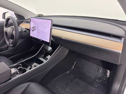 Used 2019 Tesla Model 3 Mid Range image 14