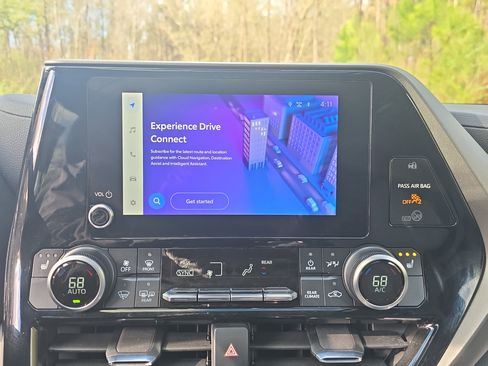 Used 2023 Toyota Highlander XLE image 21