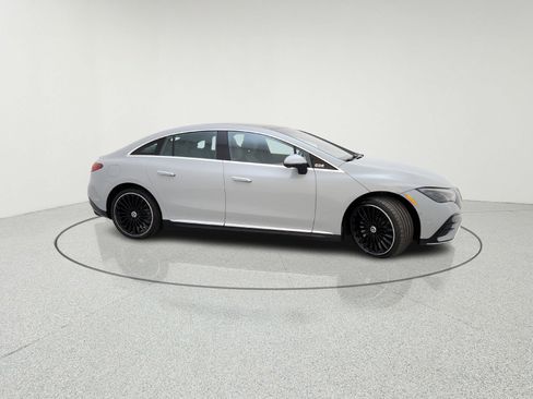 Used 2025 Mercedes-Benz EQE 500 4MATIC Sedan image 6