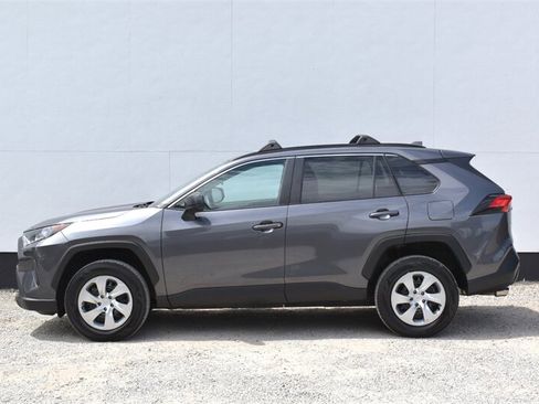 Used 2021 Toyota RAV4 LE AWD/4WD image 9