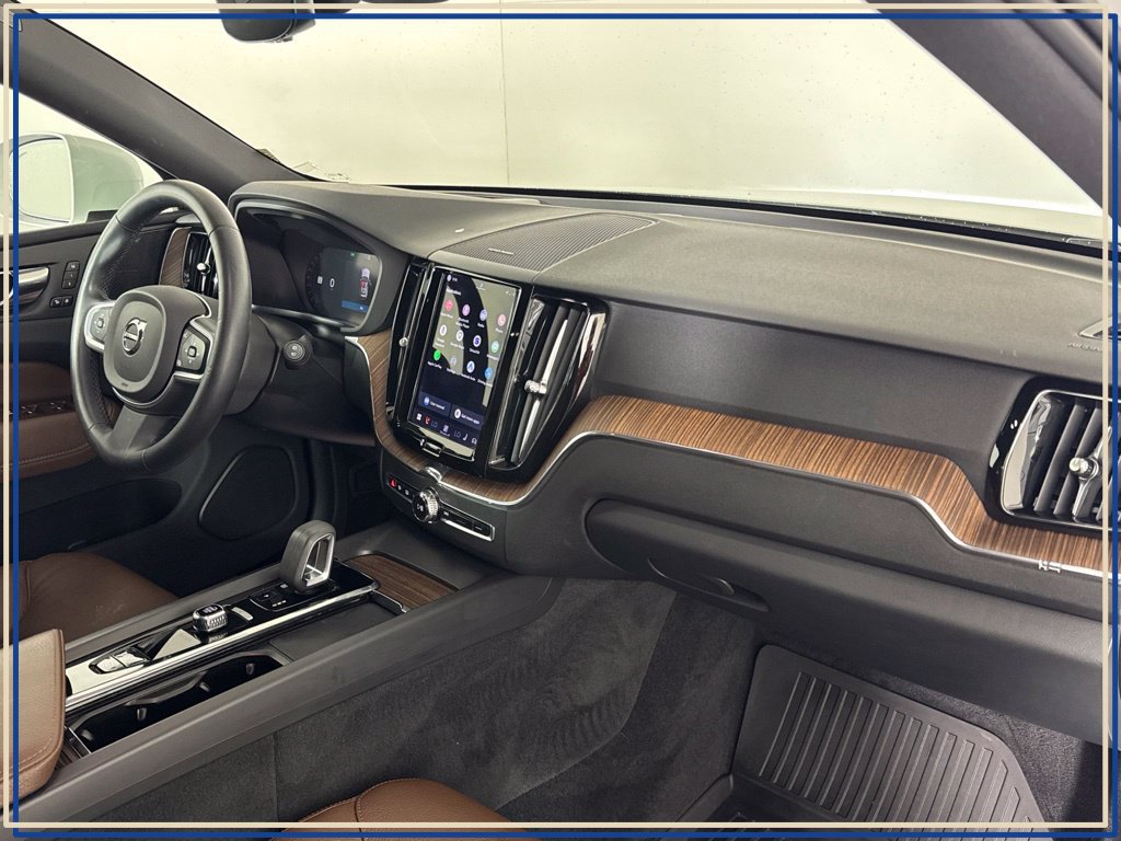 Used 2022 Volvo XC60 T8 Inscription Expression w/ Advanced Package AWD/4WD image 40
