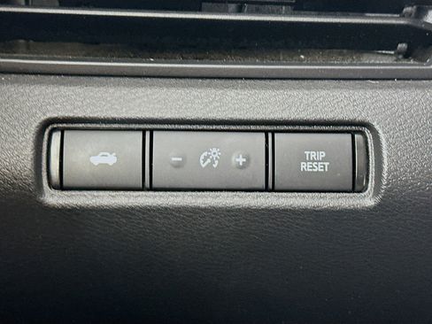 Used 2024 Nissan Altima 2.5 SV image 16