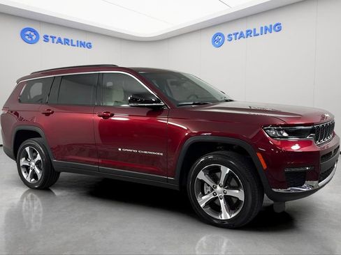 Used 2025 Jeep Grand Cherokee L Limited w/ Luxury Tech Group II AWD/4WD image 16