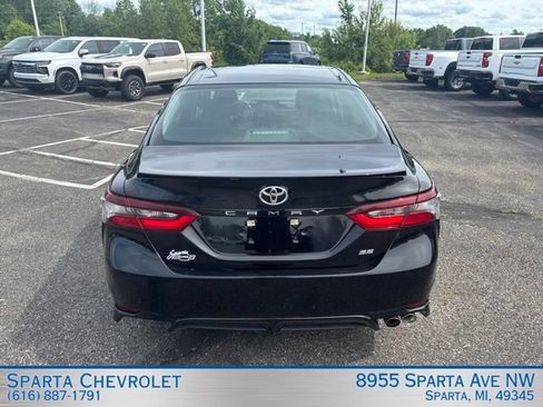 Used 2024 Toyota Camry SE FWD image 4